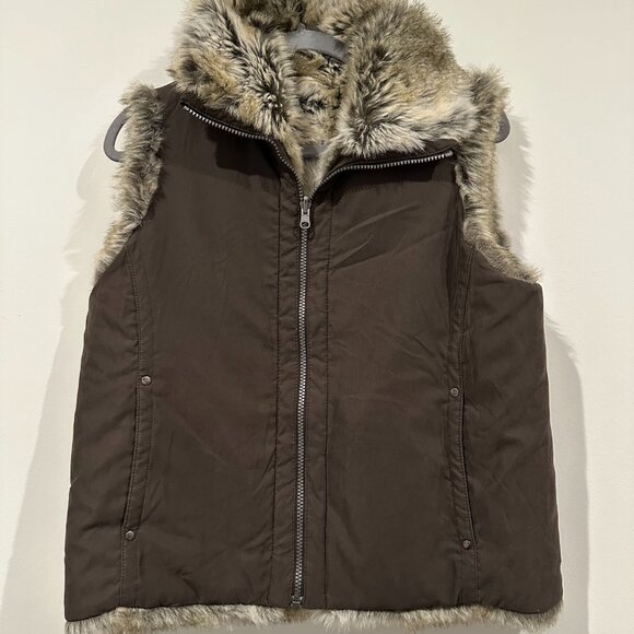 Weatherproof Reversible Faux Fur Vest - Picture 3 of 6